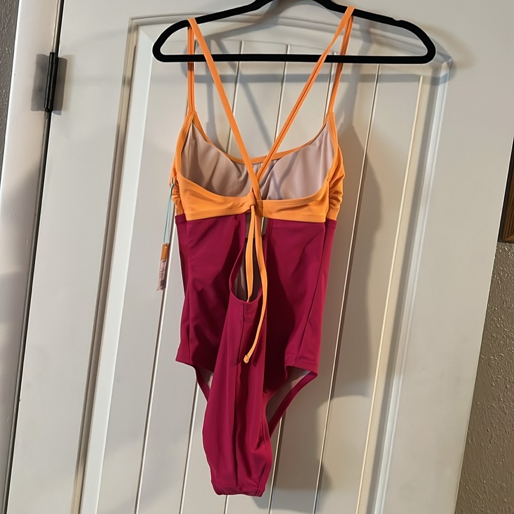 NWT Kona Sol One Piece Swimsuit with Cutout - Picture 5 of 6
